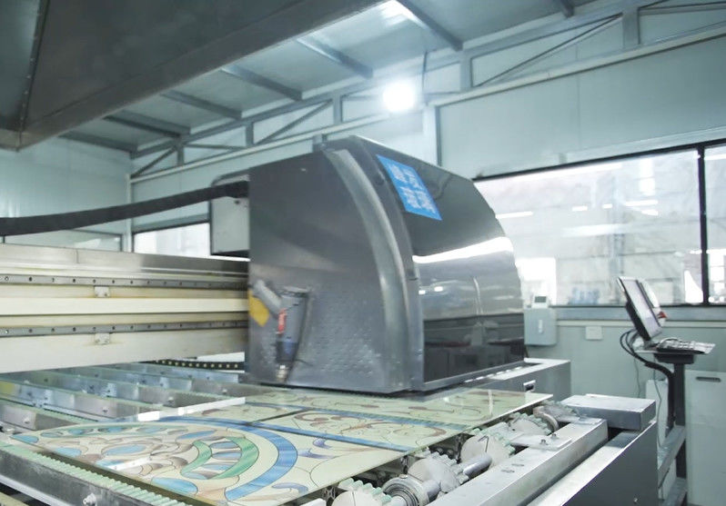 SWAN GLASS CO.,LTD linia produkcyjna producenta